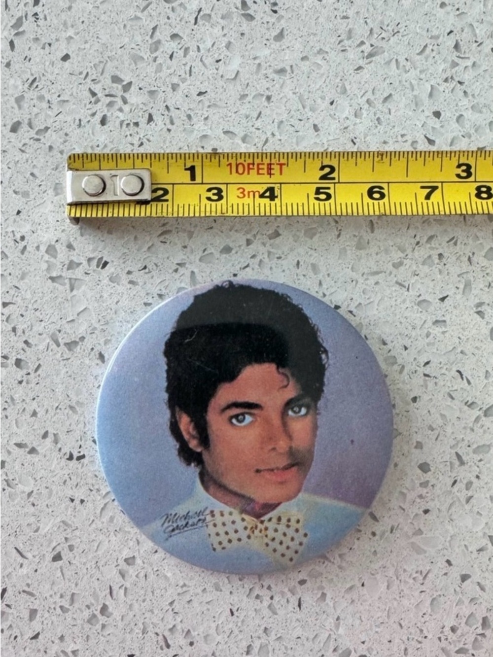 Lot of Michael Jackson Vintage Button Pins - Picture 3 of 6